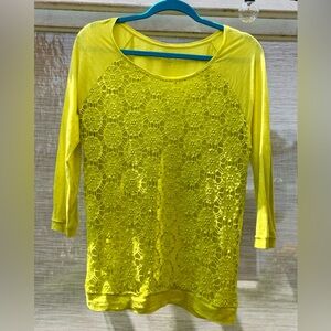 Ann Taylor LOFT Chartreuse Lace Front 3/4 Length Sleeve Cotton mix Top Size M